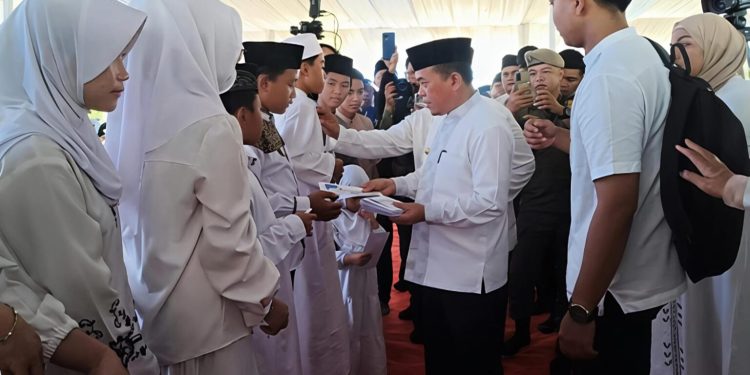 Peringatan 10 Muharram 1448 H, Gubernur Al Haris Santuni 2.000 Anak Yatim