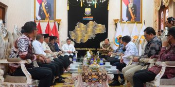 Gubernur Al Haris Audiensi dengan Komisaris Utama Jasa Raharja, Bahas Layanan Transportasi dan Pendapatan Pajak Kendaraan