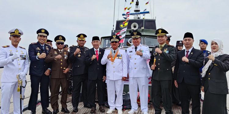 Nuansa Maritim HUT RI ke-81: 40 Kapal Nelayan dan Kapal Bea Cukai Gelar Upacara di Sungai Pengabuan