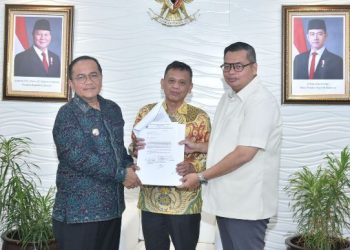 DPRD dan Pemkot Jambi Serahkan Surat Pencabutan Blokir Zona Merah ke Presiden RI