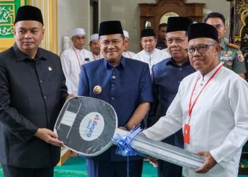 Ketua DPRD Kota Jambi Serahkan 1 Unit Ambulance ke Masjid Jamiatul Ulum